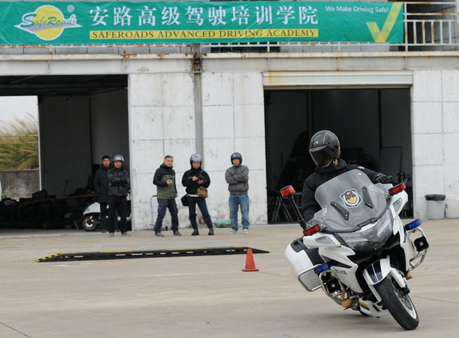 春风摩托,安路,试驾,警用摩托,骑行培训,苏华龙